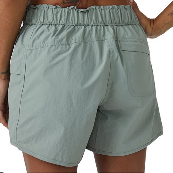 NWT FP MOVEMENT in the wild shorts in grey olive size small - Picture 4 of 16